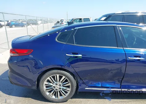 2017 Kia Optima Sxl Turbo z USA, uszkodzony, nr VIN 5XXGV4L2XHG174804